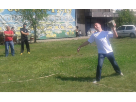 Бацање камена с рамена